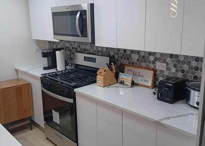 Bright Modern 2br, Close To Downtown