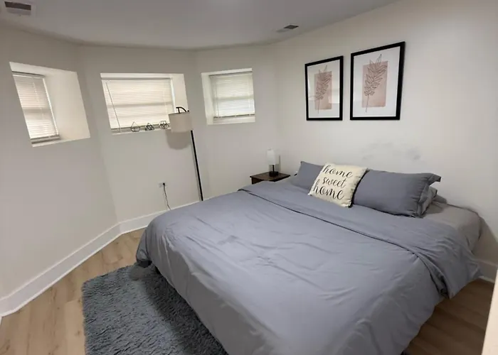 Apartment Bright Modern 2br, Close To Downtown Chicago